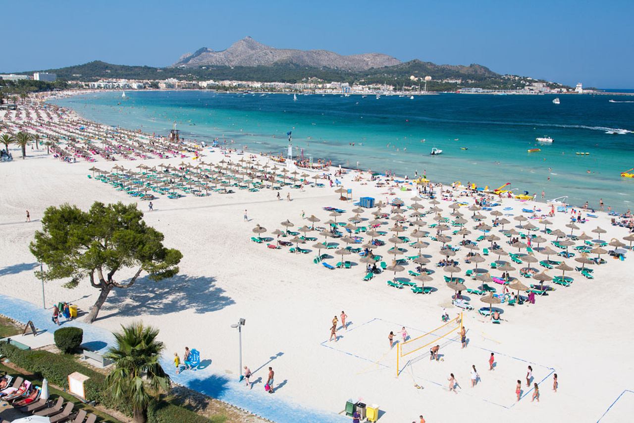 Alcudia has a family friendly beach